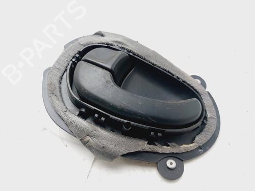 Venstre foran invendig håndtak PEUGEOT 406 (8B) 1.9 TD (90 hp) 19705095