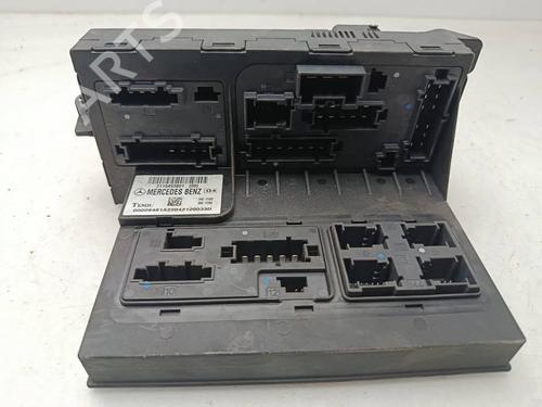 Used Fuse box Fuse box MERCEDES-BENZ E-CLASS (W211) E 270 CDI (211.016) (177 hp) 39652965 39652965