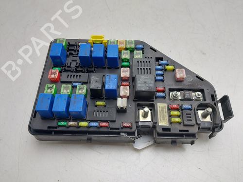 Used Fuse box Fuse box 38168648 38168648