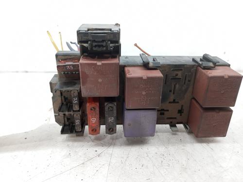 Fuse box RENAULT MEGANE I (BA0/1_) 1.9 dCi (BA05, BA1F) (102 hp) 7575516