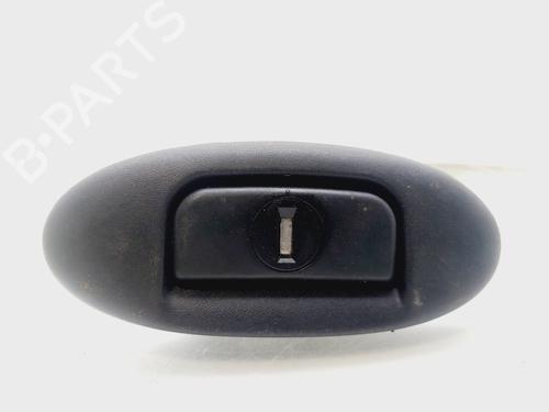 Used Tailgate handle RENAULT MEGANE I Classic (LA0/1_) 1.9 dTi (LA08, LA0N, LA0K) (98 hp) 20487658