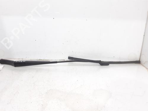 Used Front windshield wiper arm VW PASSAT B6 (3C2) 2.0 TDI (110 hp) 7009577