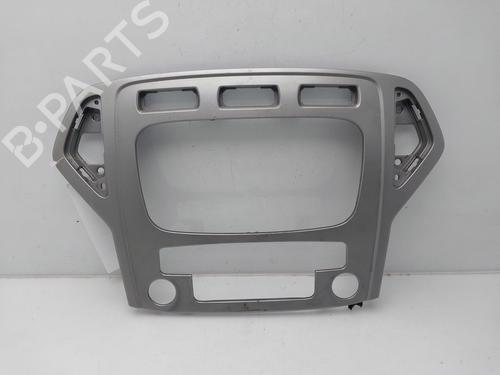 Used Middle console Middle console FORD MONDEO IV Turnier (BA7) 2.0 TDCi (140 hp) 36339803 36339803
