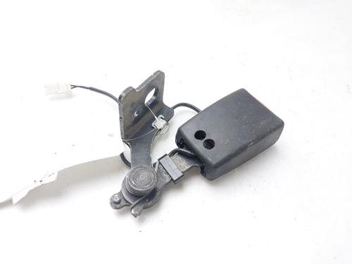 Used Seat buckle PEUGEOT 308 SW II (LC_, LJ_, LR_, LX_, L4_) 1.5 BlueHDi 130 (131 hp) 17637496