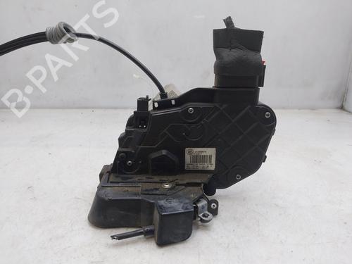 Used Front right lock VOLVO V50 (545) 2.0 D (136 hp) 17660181