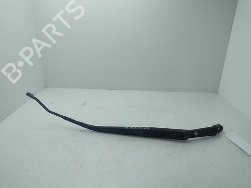 Used Front windshield wiper arm KIA SPORTAGE II (JE_, KM_) 2.0 i 16V (141 hp) 27315982