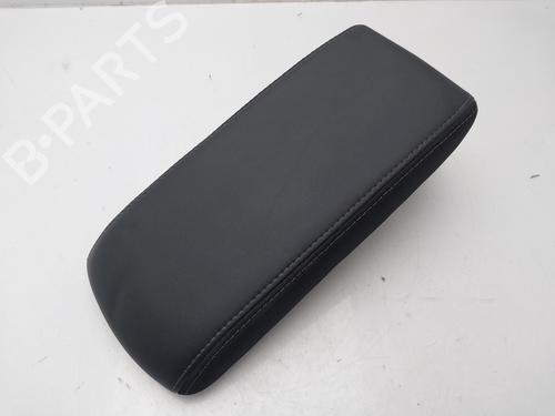 Used Armrest / Center console Armrest / Center console PEUGEOT 208 II (UB_, UP_, UW_, UJ_) [2019-2026] 32991657 32991657