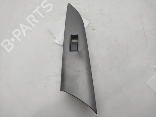 Used Right front window switch Right front window switch MAZDA 3 Saloon (BK) 1.6 (BK12) (105 hp) 33952213 33952213