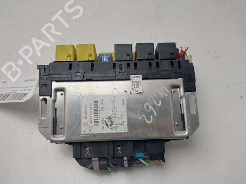 Used Fuse box MERCEDES-BENZ S-CLASS (W220, V220) S 400 CDI (220.028, 220.128) (250 hp) 31877343