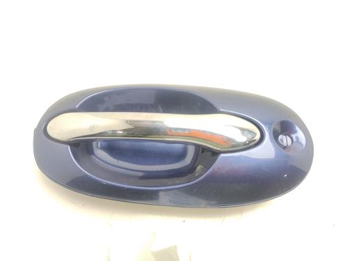 Used Front right exterior door handle KIA CARNIVAL II (GQ) [1999-2007]  24469286