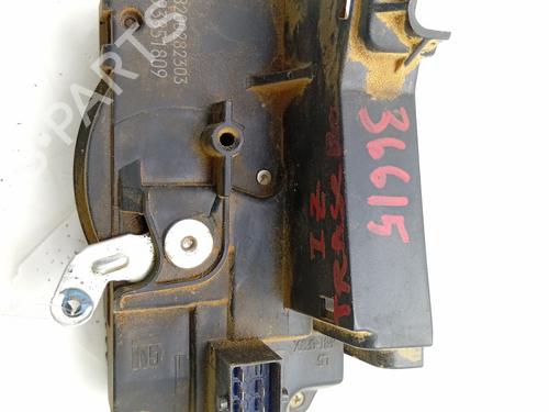 Used Rear left lock RENAULT TRAFIC II Bus (JL) [2001-2025]  22567111