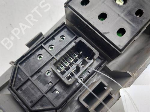 Left front window switch KIA SORENTO I (JC) 2.5 CRDi 4WD | BP38533559I27 - Image 3