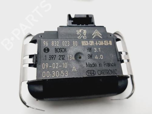 Used Electronic module PEUGEOT 5008 (0U_, 0E_) [2009-2017]  31800110