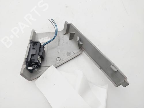 Right rear window switch MERCEDES-BENZ S-CLASS (W220, V220) S 320 CDI (220.025, 220.125) | BP31978929I28