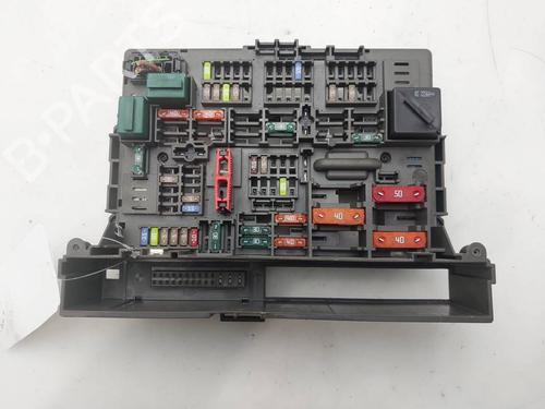 Used Fuse box Fuse box 39385801 39385801