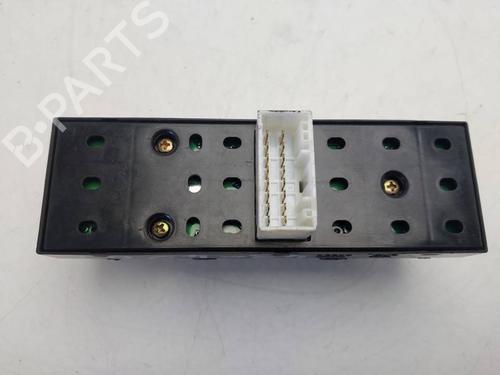 Left front window switch KIA SORENTO I (JC) 2.5 CRDi 4WD | BP39238727I27 - Image 3