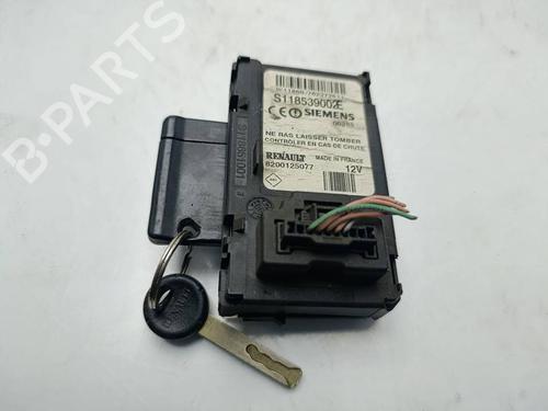 ignition-barrel-renault-megane-ii-saloon-lm01_-2003-40218751 main image