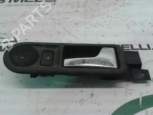 Høyre bak invendig håndtak VW GOLF IV (1J1) 1.6 (100 hp) 3295909