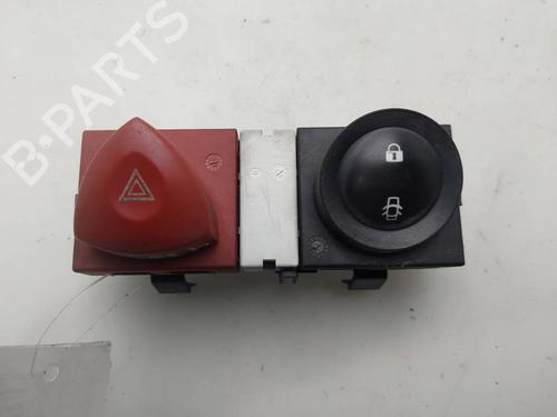 warning-switch-renault-megane-ii-saloon-lm01_-2003-40036807 main image
