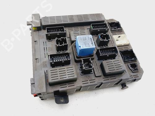 Sikringsdose PEUGEOT 607 (9D, 9U) 2.2 HDi (133 hp) 29418484