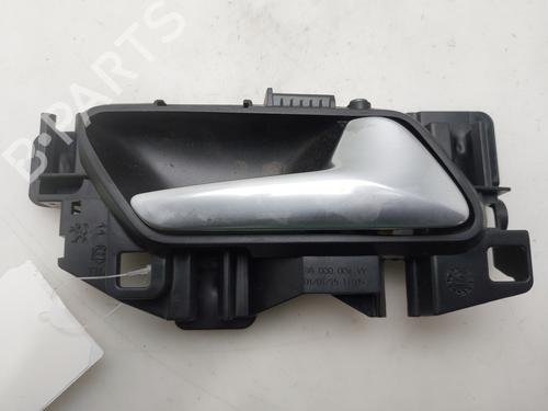 Højre bagtil invendig håndtag Højre bagtil invendig håndtag PEUGEOT 308 SW II (LC_, LJ_, LR_, LX_, L4_) [2014-2021] 36677513 36677513