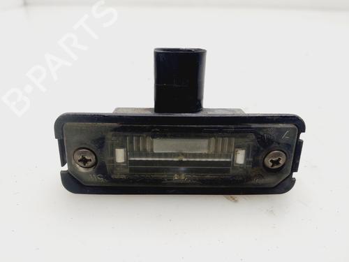 Éclairage de plaque d'immatriculation VW POLO IV (9N_, 9A_) 1.4 16V (80 hp) 31847442
