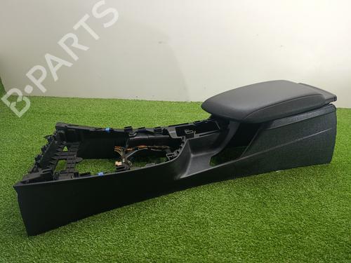 Used Armrest / Center console Armrest / Center console BMW 1 (F20) 114 d (95 hp) 40185944 40185944