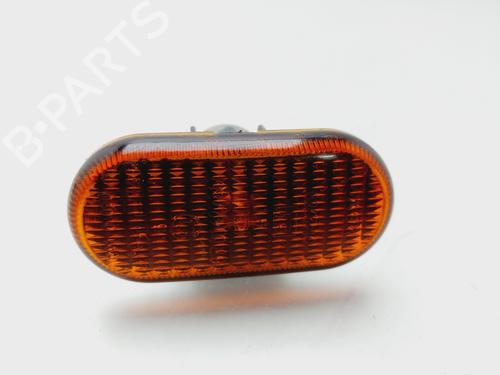right-side-indicator-renault-scenic-i-mpv-ja01_-fa0_-1999-2000-2001-2002-2003-2004-2005-2006-2007-2008-2009-2010-31914749 main image