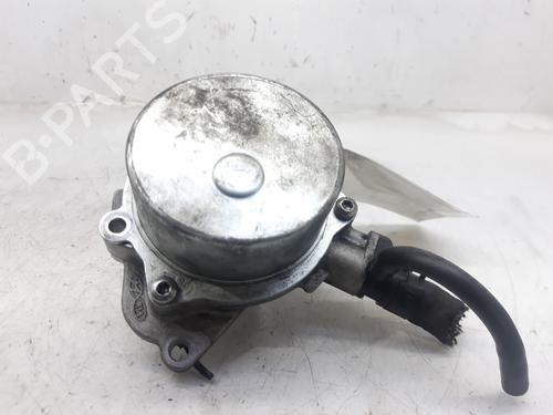 Used Vacuum pump KIA RIO II (JB) 1.5 CRDi (110 hp) 9755361