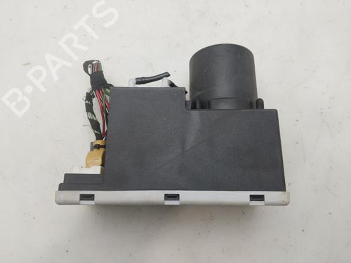 central-lock-pump-audi-a4-b5-8d2-1994-1995-1996-1997-1998-1999-2000-2001-37262116 main image