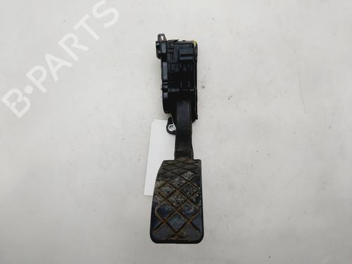 Pedal VW POLO IV (9N_, 9A_) 1.4 16V (75 hp) 31051126