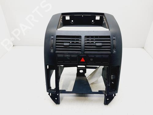 Used Middle console VW POLO IV (9N_, 9A_) 1.4 16V (75 hp) 29584669