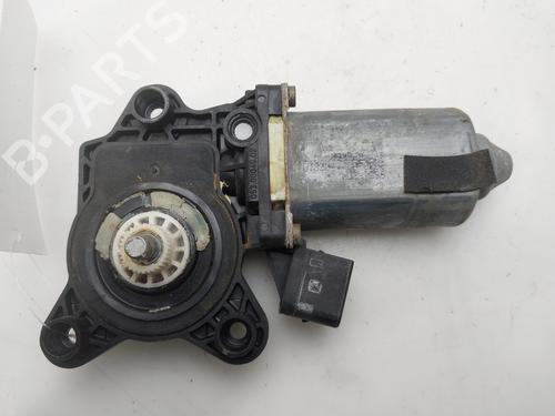 Used Right front window motor Right front window motor MERCEDES-BENZ S-CLASS (W220, V220) S 500 (220.075, 220.175, 220.875) (299 hp) 36184519 36184519