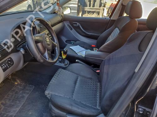 Vindusheismotor høyre bak SEAT LEON (1M1)  | BP8291372E22 