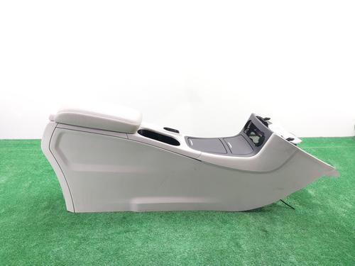 Used Armrest / Center console MERCEDES-BENZ B-CLASS Sports Tourer (W246, W242) [2011-2018]  28329389