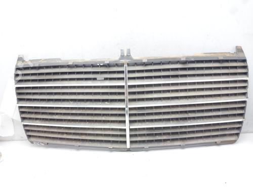 Grille MERCEDES-BENZ 124 Saloon (W124) 250 D (124.125) (90 hp) 13647127