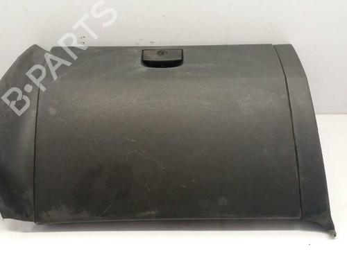 Used Glove box KIA SORENTO I (JC) 2.5 CRDi 4WD (140 hp) 2897502