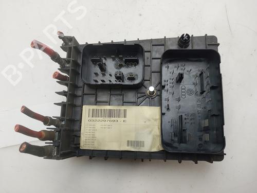 Used Fuse box Fuse box 38168686 38168686
