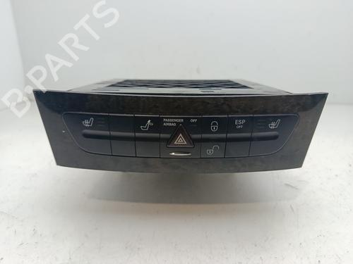 Comutador / Botão 4 piscas MERCEDES-BENZ E-CLASS (W211) E 320 CDI (211.026) (204 hp) 31373666