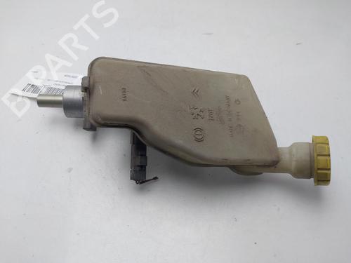 Used Brake master cylinder Brake master cylinder 37197799 37197799