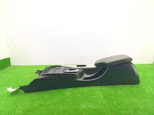 Used Armrest / Center console BMW 4 Gran Coupe (F36) 420 d (190 hp) 28319887