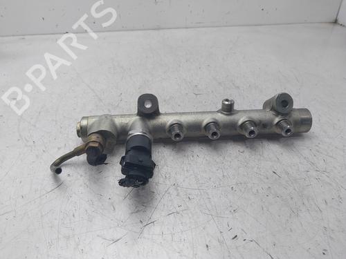 Rail D'Injecteurs OPEL ASTRA H (A04) [2004-2014]  31877277