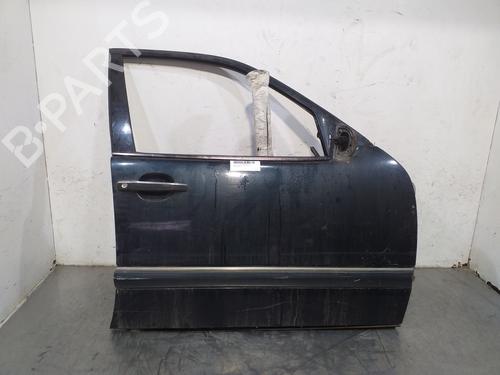 Used Right front door MERCEDES-BENZ E-CLASS (W210) E 290 Turbo-D (210.017) (129 hp) 21502336