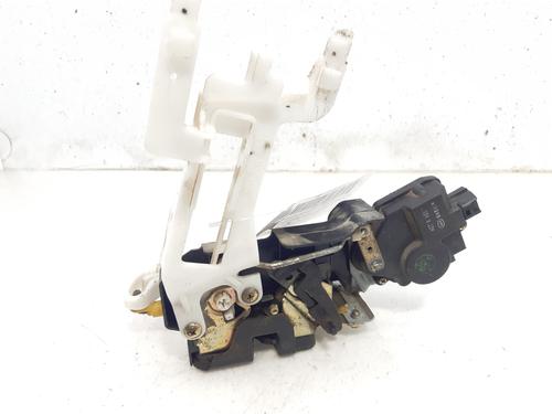 Rear left lock HYUNDAI SANTA FÉ I (SM) 2.0 CRDi 4x4 | BP9825057C100 