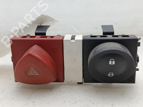 warning-switch-renault-megane-ii-saloon-lm01_-2003-37638920 main image