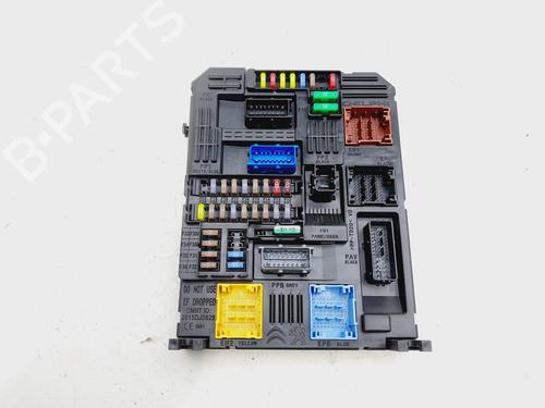 Used Fuse box PEUGEOT 3008 II SUV (MC_, MR_, MJ_, M4_) 1.5 BlueHDi 130 (131 hp) 22404572