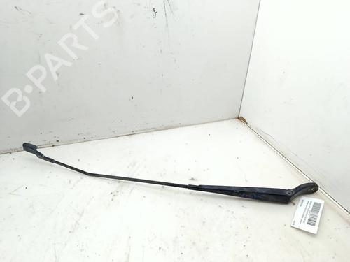 Used Front windshield wiper arm Front windshield wiper arm 39595688 39595688