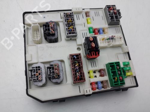 Used Fuse box Fuse box 36864141 36864141