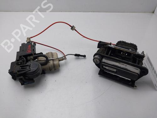 tailgate-lock-mercedes-benz-s-class-w220-v220-1998-1999-2000-2001-2002-2003-2004-2005-32455667 main image