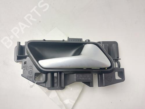 front-right-interior-door-handle-peugeot-208-ii-ub_-up_-uw_-uj_-2019-32286191 main image